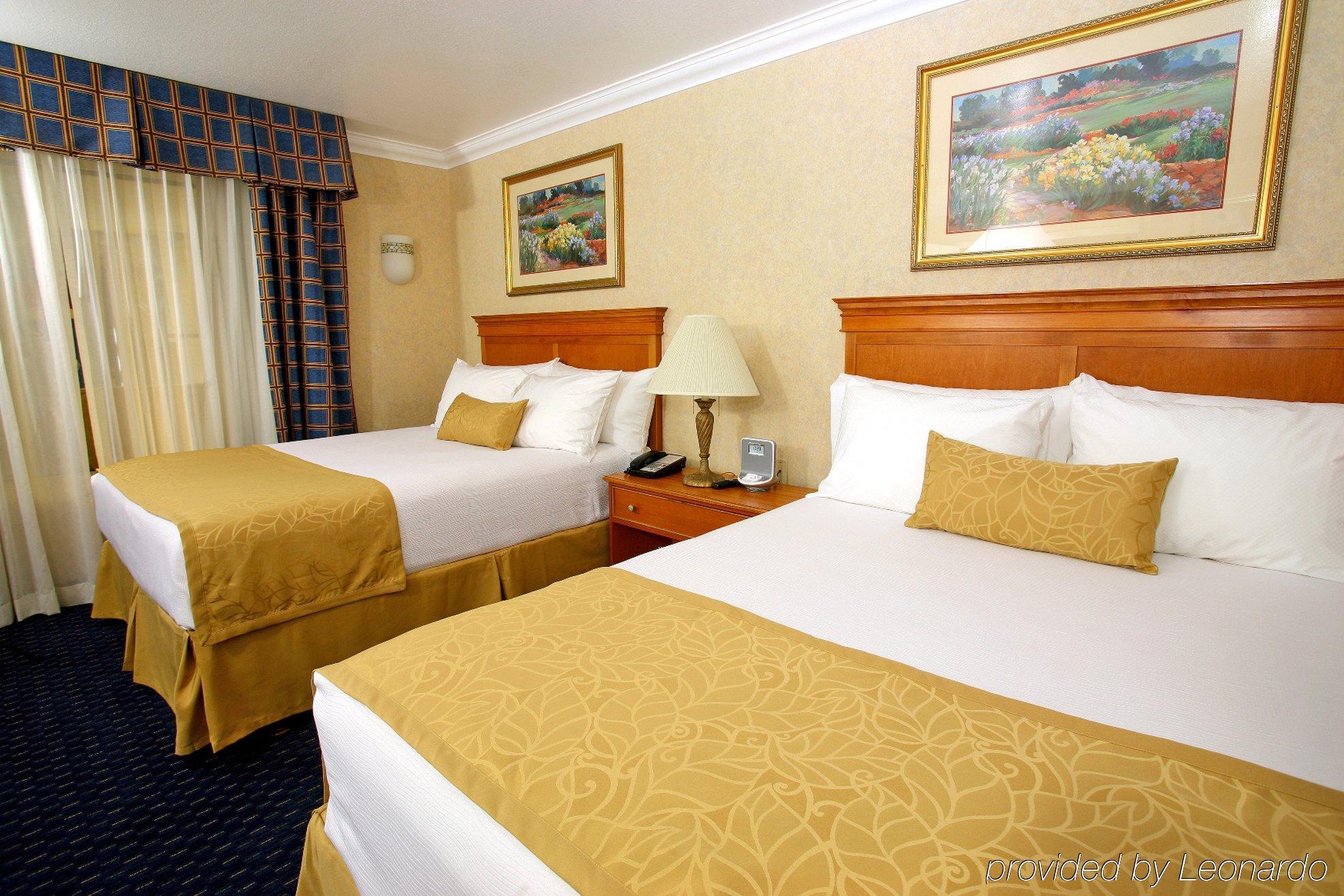 Hotel D'Lins Ontario Airport Rom bilde