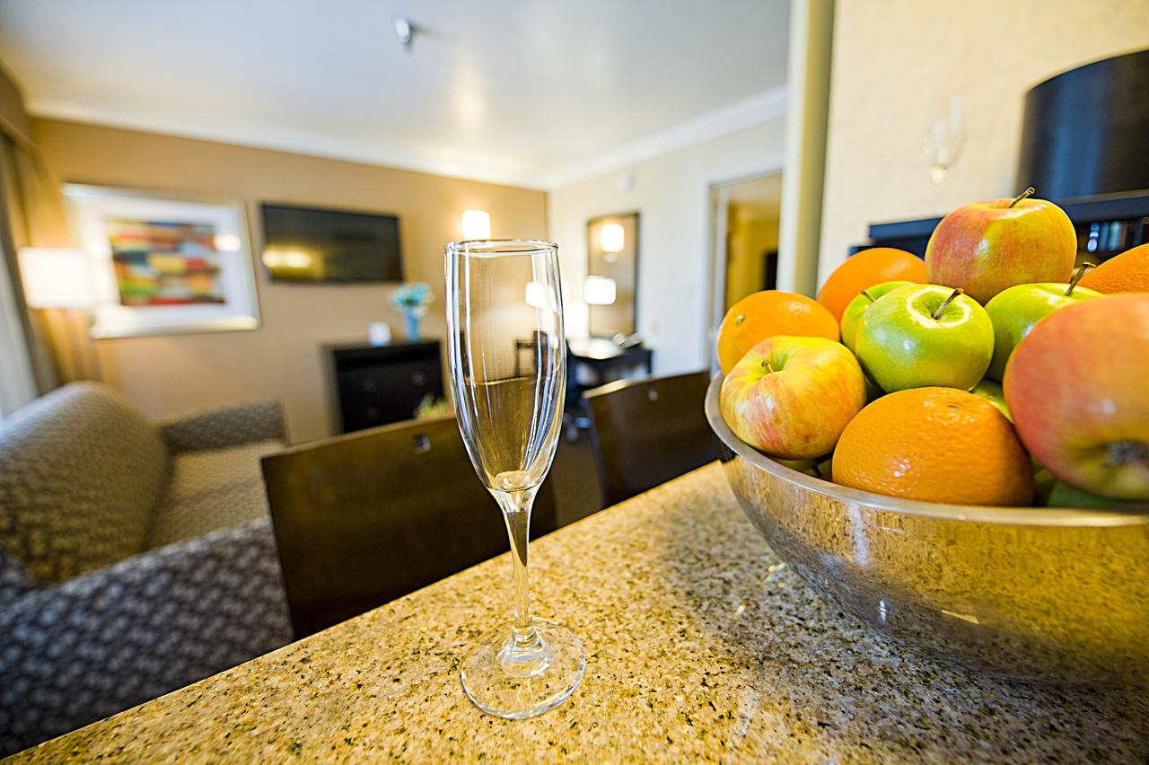 Hotel D'Lins Ontario Airport Eksteriør bilde